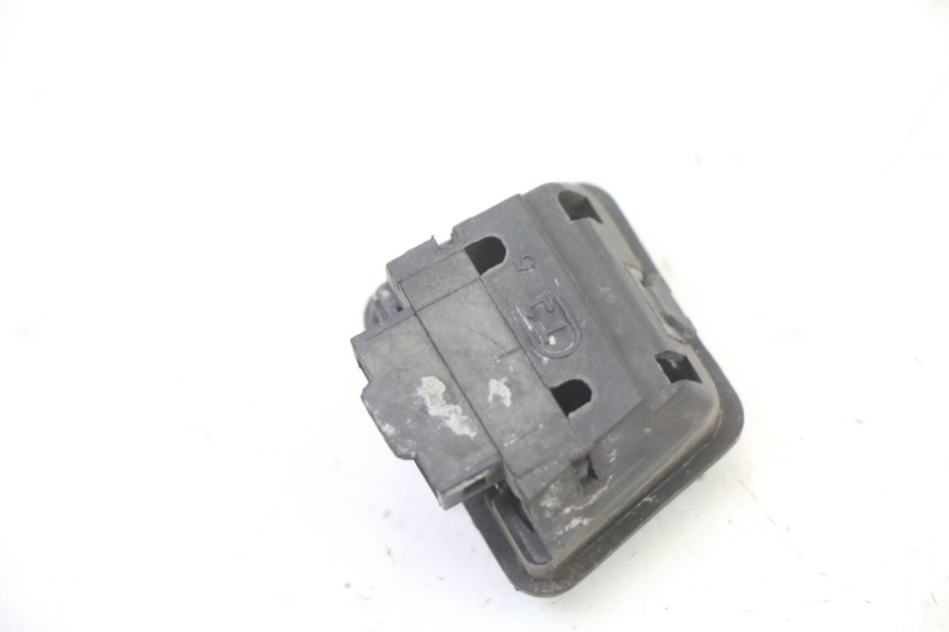 photo de COMUTADOR DE FAROL ALTO PEUGEOT TWEET 4T 50 (2014 - 2019) - Outro ângulo de visão