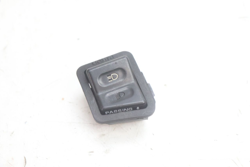 photo de INTERRUPTOR DE FAROL ALTO PEUGEOT TWEET 4T 50 (2018 - 2022) - Vista principal