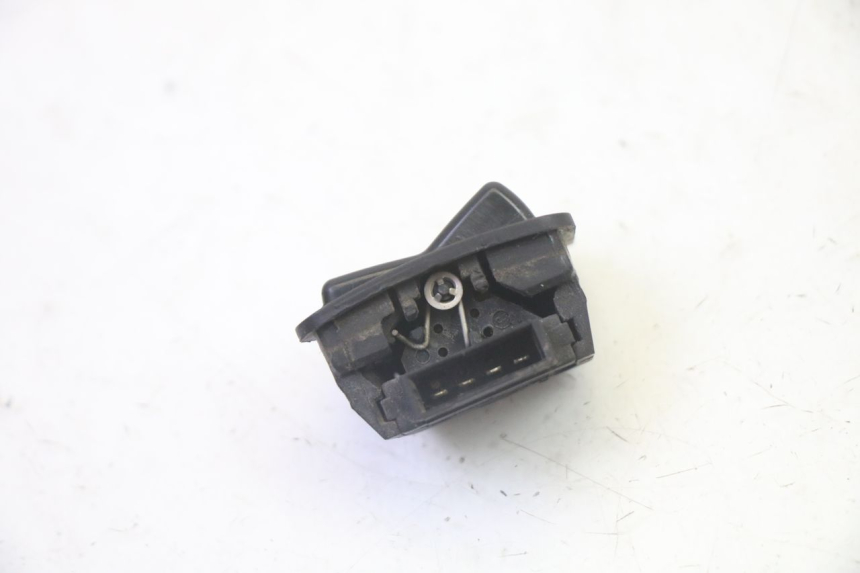 photo de COMANDO FAROL ALTO PEUGEOT TWEET PRO CARGO 50 (2018 - 2022) - Zoom do estado de desgaste