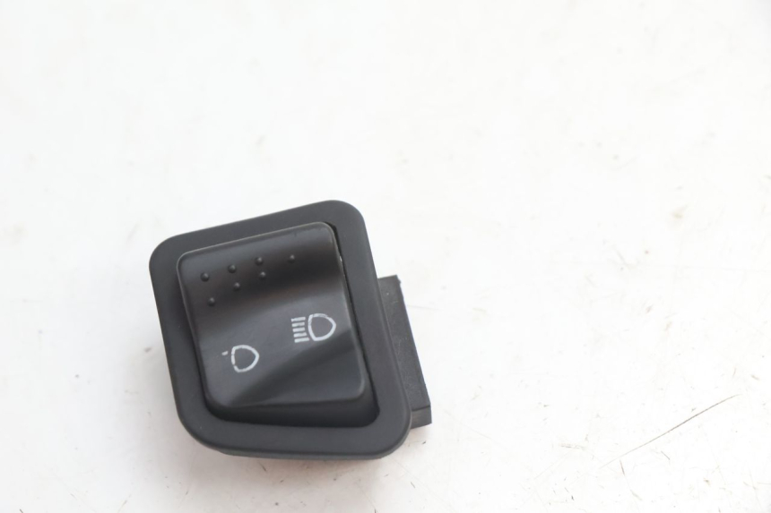photo de INTERRUPTOR DO FAROL ALTO PIAGGIO TYPHOON 50 (2000 - 2009) - Vista principal