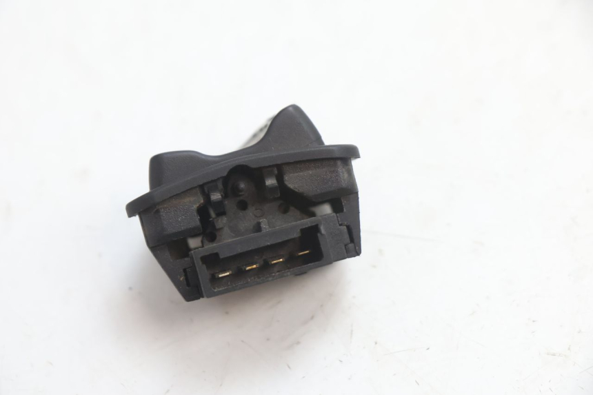 photo de INTERRUPTOR DO FAROL ALTO PIAGGIO TYPHOON 50 (2000 - 2009) - Zoom do estado de desgaste