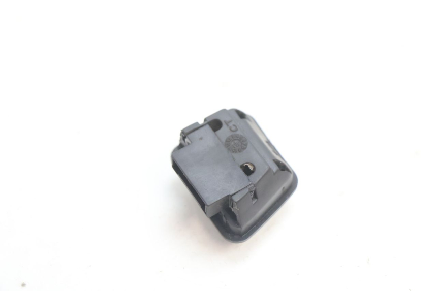 photo de INTERRUPTOR DO FAROL ALTO PIAGGIO TYPHOON 50 (2000 - 2009) - Zoom do estado de desgaste