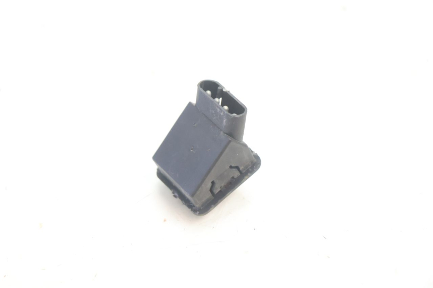 photo de INTERRUPTOR DO FAROL ALTO PIAGGIO TYPHOON 50 (1993 - 1999) - Zoom do estado de desgaste
