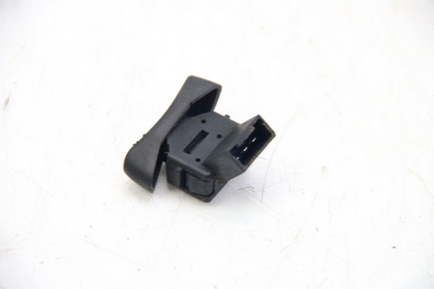 photo de COMUTADOR DE FAROL ALTO PIAGGIO VESPA GTS SUPER IE 125 (2009 - 2016) - Detalhe da peça