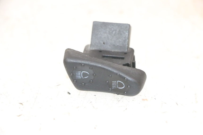 photo de COMUTADOR DE FAROL ALTO PIAGGIO VESPA GTS SUPER IE 125 (2009 - 2016) - Vista principal