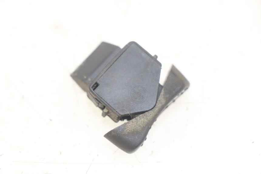photo de INTERRUPTOR DO FAROL ALTO PIAGGIO VESPA LXV 125 (2006 - 2009) - Detalhe da peça