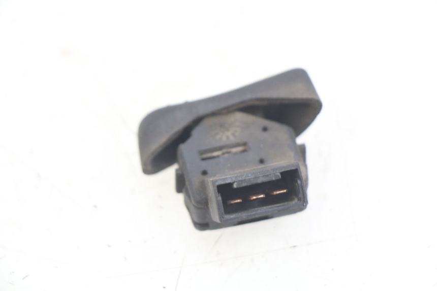 photo de INTERRUPTOR DO FAROL ALTO PIAGGIO VESPA S 2T 50 (2007 - 2014) - Zoom do estado de desgaste