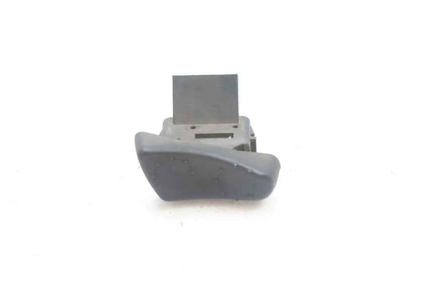 photo de INTERRUPTOR DO FAROL ALTO PIAGGIO VESPA S 2T 50 (2007 - 2014) - Detalhe da peça