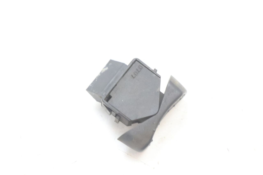 photo de INTERRUPTOR DO FAROL ALTO PIAGGIO VESPA S 2T 50 (2007 - 2014) - Outro ângulo de visão