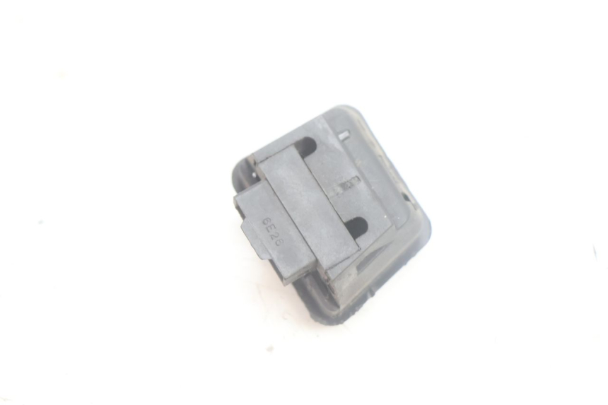 photo de INTERRUPTOR DE FAROL ALTO YAMAHA XMAX X-MAX 125 (2006 - 2009) - Outro ângulo de visão