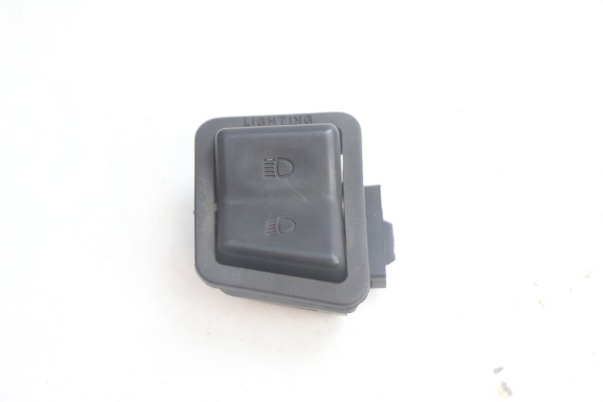 photo de INTERRUPTOR DE FAROL ALTO YAMAHA XMAX X-MAX 125 (2006 - 2009) - Vista principal
