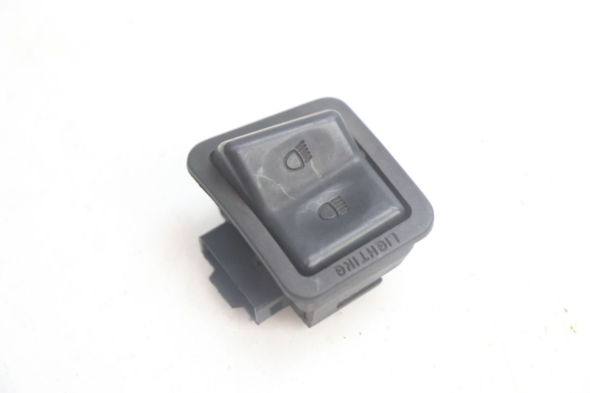 photo de INTERRUPTOR DE FAROL ALTO YAMAHA XMAX X-MAX 125 (2006 - 2009) - Detalhe da peça