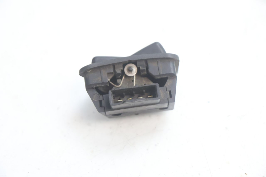 photo de INTERRUPTOR DE FAROL ALTO YAMAHA XMAX X-MAX 125 (2006 - 2009) - Zoom do estado de desgaste