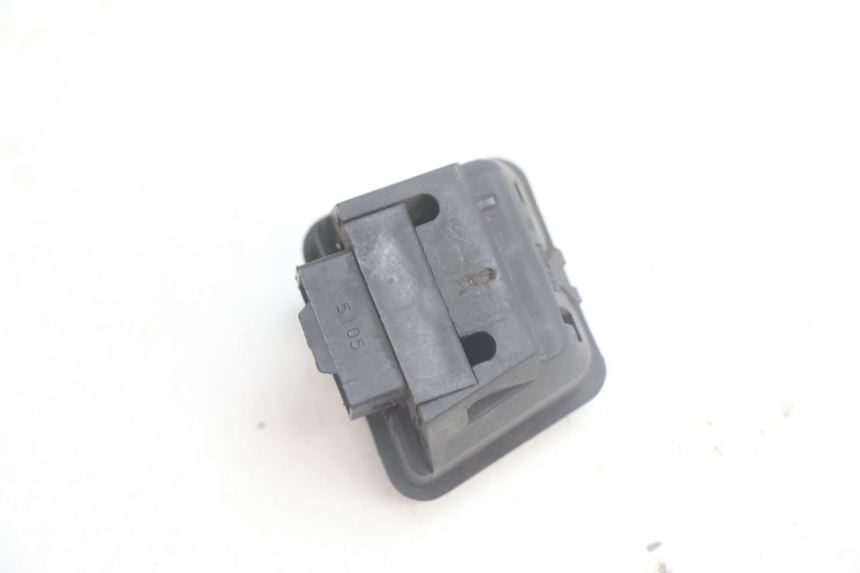 photo de INTERRUPTOR DE FAROL ALTO YAMAHA XMAX X-MAX 125 (2006 - 2009) - Outro ângulo de visão