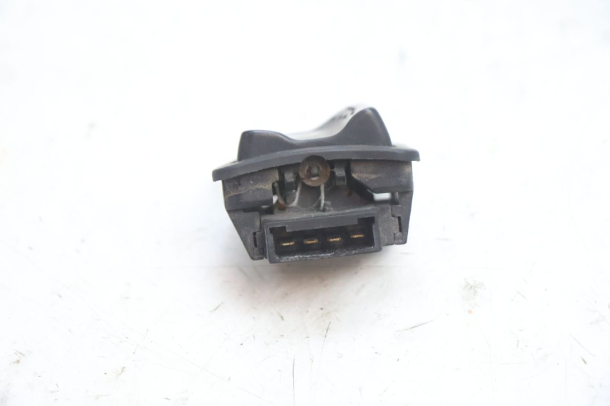 photo de INTERRUPTOR DE FAROL ALTO PIAGGIO X8 STREET 125 (2006 - 2007) - Outro ângulo de visão