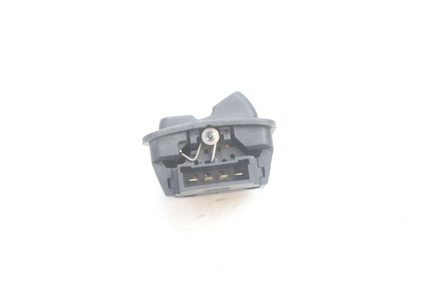 photo de INTERRUPTOR DE FAROL ALTO PIAGGIO X9 AMALFI 180 (2000 - 2003) - Zoom do estado de desgaste