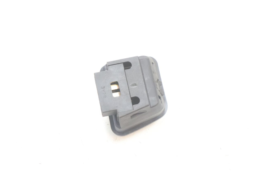 photo de INTERRUPTOR DE FAROL ALTO PIAGGIO X9 AMALFI 180 (2000 - 2003) - Outro ângulo de visão