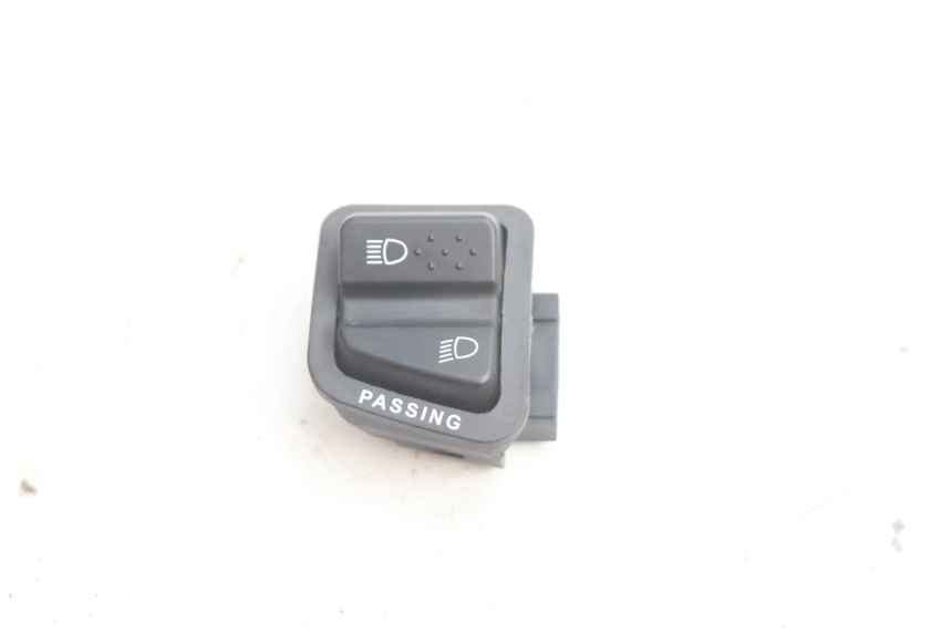 photo de INTERRUPTOR DE FAROL ALTO PIAGGIO X9 EVOLUTION 125 (2003 - 2007) - Vista principal