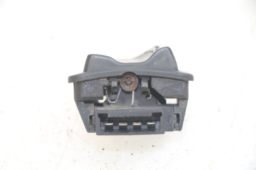 photo de INTERRUPTOR DO FAROL ALTO PIAGGIO X9 125 (2000 - 2003) - Zoom do estado de desgaste