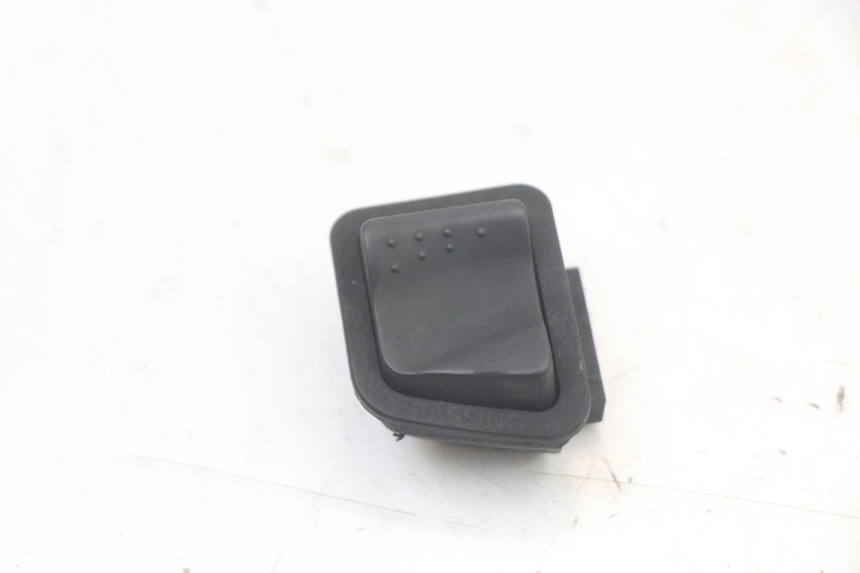photo de COMANDO FAROL ALTO PIAGGIO XEVO - X EVO 125 (2007 - 2017) - Detalhe da peça