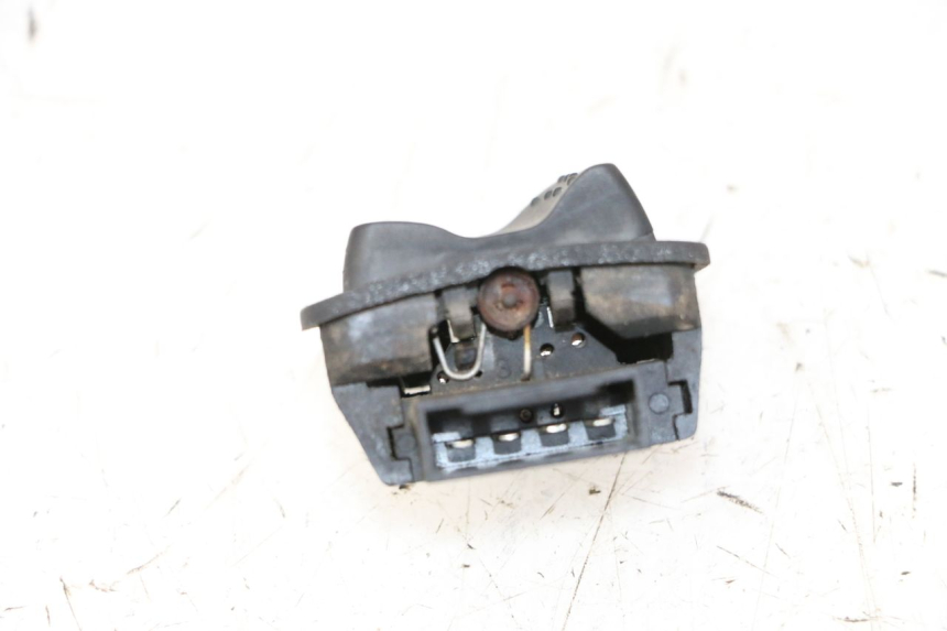 photo de COMANDO FAROL ALTO PIAGGIO XEVO - X EVO 125 (2007 - 2017) - Outro ângulo de visão