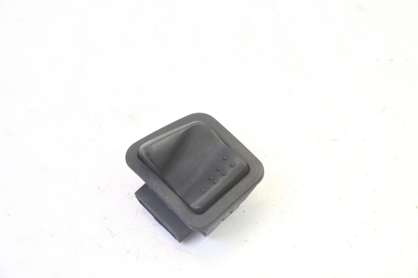 photo de COMANDO FAROL ALTO PIAGGIO XEVO - X EVO 125 (2007 - 2017) - Detalhe da peça