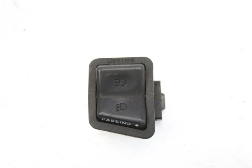 photo de INTERRUPTOR DE FAROL ALTO YAMAHA XMAX X-MAX 125 (2006 - 2009) - Vista principal