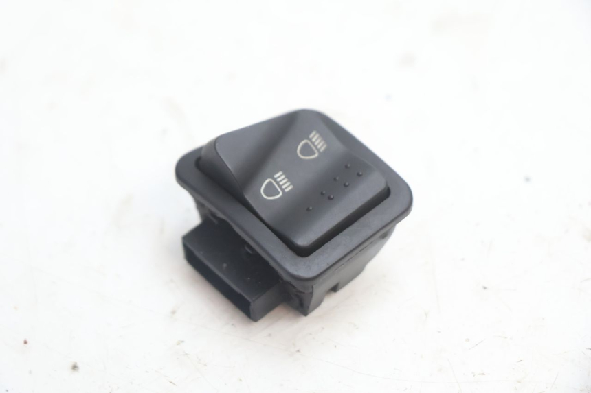 photo de COMANDO FAROL ALTO PIAGGIO ZIP 2T 50 (2009 - 2019) - Detalhe da peça