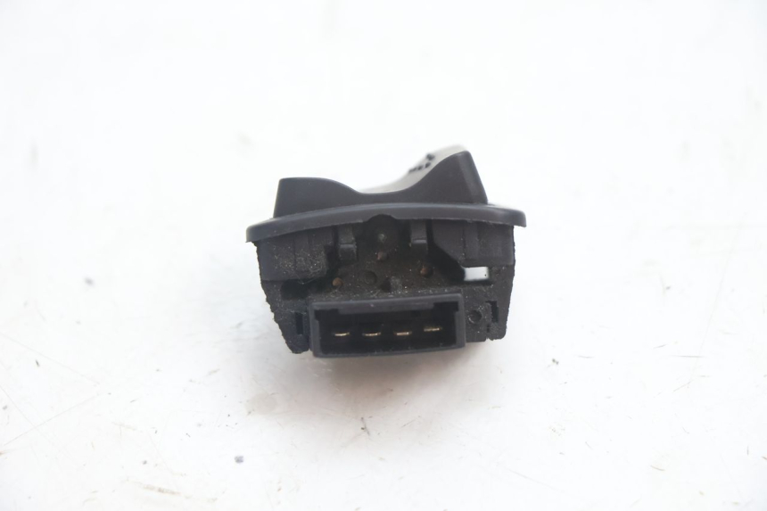 photo de COMANDO FAROL ALTO PIAGGIO ZIP 2T 50 (2009 - 2019) - Outro ângulo de visão