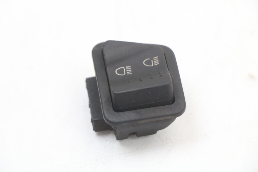 photo de COMANDO FAROL ALTO PIAGGIO ZIP 4T 50 (2018 - 2020) - Outro ângulo de visão