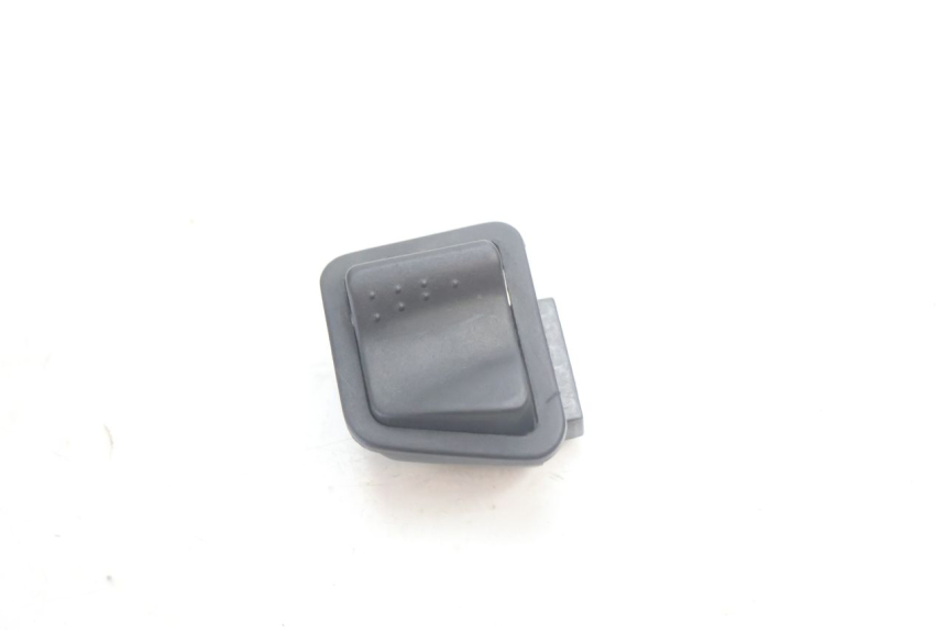 photo de INTERRUPTOR DO FAROL ALTO PIAGGIO ZIP 4T 50 (2006 - 2017) - Vista principal