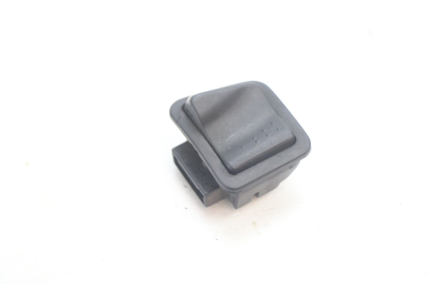 photo de INTERRUPTOR DO FAROL ALTO PIAGGIO ZIP 4T 50 (2006 - 2017) - Detalhe da peça