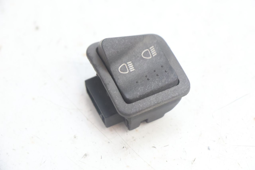 photo de CHAVE DE LUZ ALTA PIAGGIO ZIP IGET 4T 50 (2021 - 2023) - Detalhe da peça