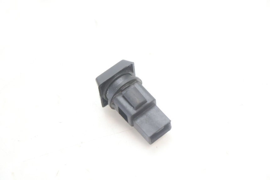 photo de INTERRUPTOR DA TAMPA DO TANQUE DE COMBUSTÍVEL PIAGGIO MP3 HPE 530 (2022 - 2026) - Zoom do estado de desgaste