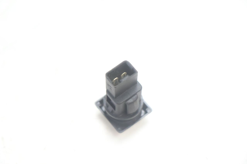 photo de INTERRUPTOR DA TAMPA DO TANQUE DE COMBUSTÍVEL PIAGGIO MP3 HPE 530 (2022 - 2026) - Outro ângulo de visão