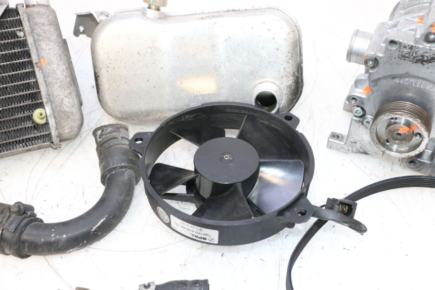 photo de COMPRESSOR PEUGEOT SATELIS COMPRESSOR K15 125 (2006 - 2009) - Ampliação técnica