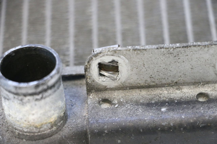photo de COMPRESSOR PEUGEOT SATELIS COMPRESSOR K15 125 (2006 - 2009) - Outro ângulo de visão