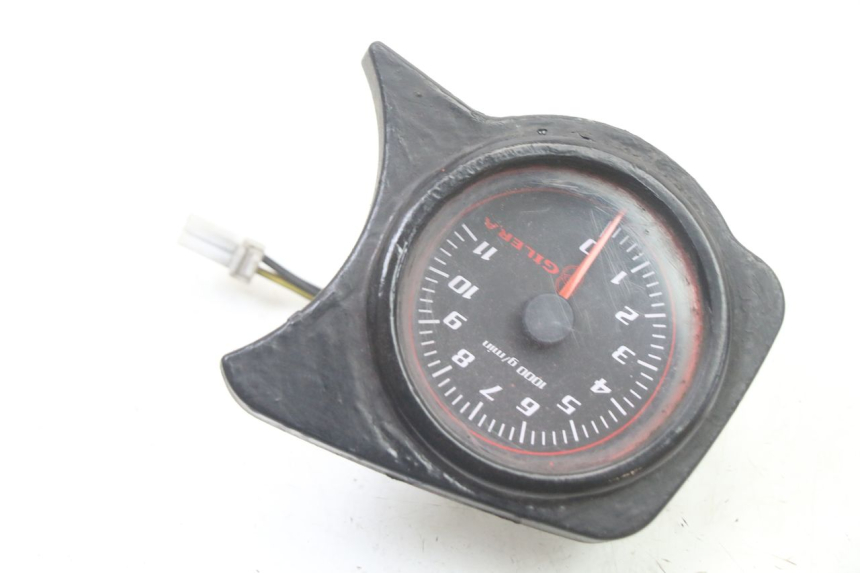 photo de CONTADOR DE ROTAÇÕES GILERA NEXUS 300 (2008 - 2013) - Zoom do estado de desgaste