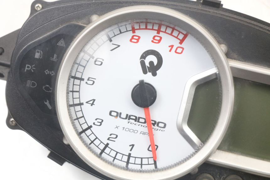 photo de CONTADOR QUADRO 3D S 350 (2013 - 2018) - Zoom do estado de desgaste
