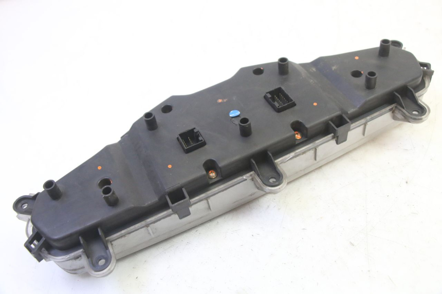 photo de CONTADOR QUADRO 4 4D 350 (2015 - 2018) - Detalhes característicos