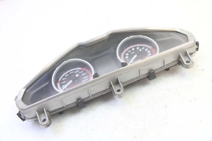 photo de CONTADOR QUADRO 4 4D 350 (2015 - 2018) - Pontos de fixação