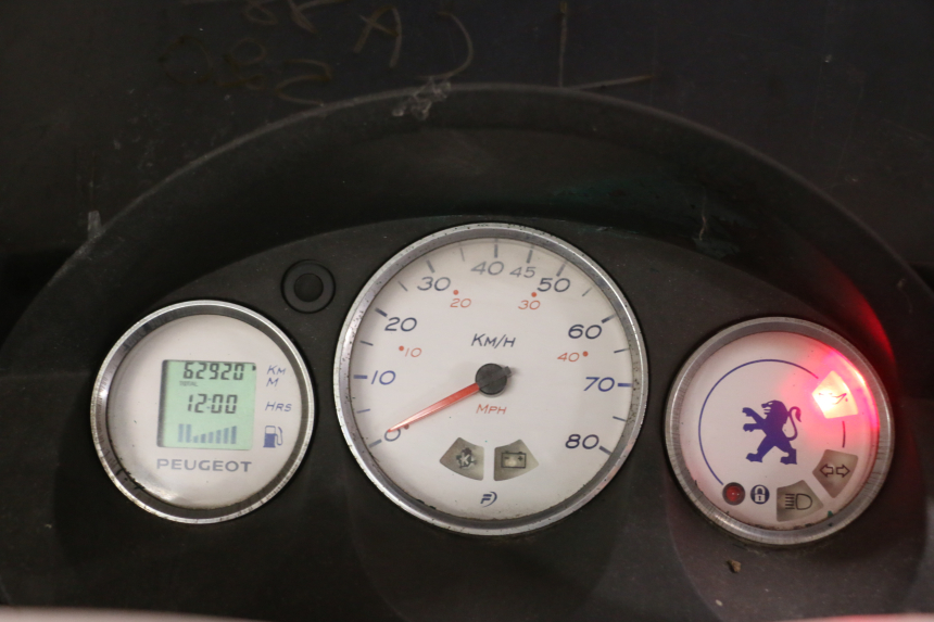 photo de CONTADOR PEUGEOT ELYSTAR 50 (2002 - 2014) - Detalhe da peça
