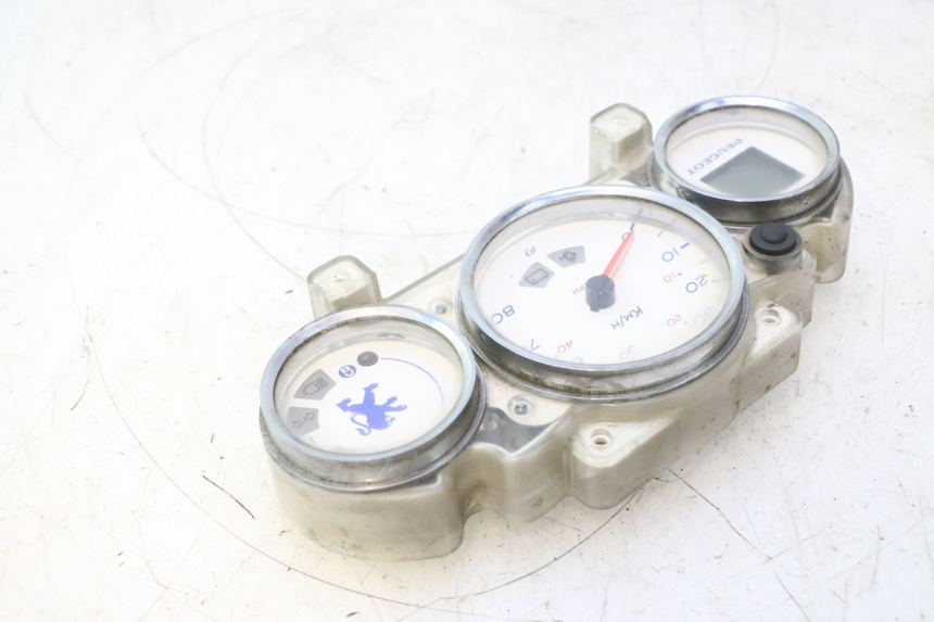 photo de CONTADOR PEUGEOT ELYSTAR 50 (2002 - 2014) - Pontos de fixação