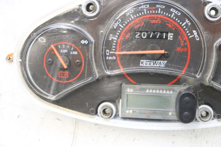 photo de CONTADOR KEEWAY F-ACT FACT EVO 50 (2020 - 2026) - Vista de perto