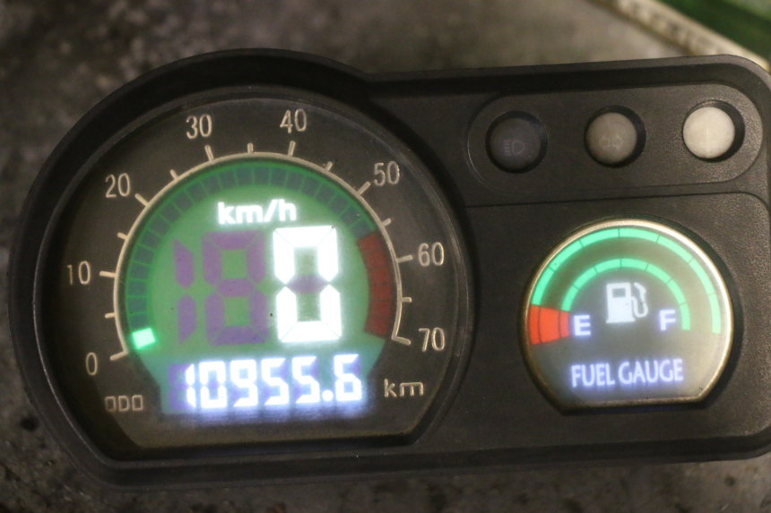 photo de CONTADOR TNT MOTOR FASTINO 4T 50 (2013 - 2019) - Detalhes característicos