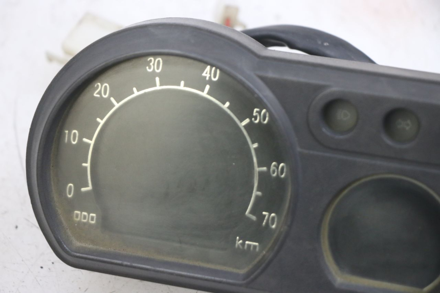 photo de CONTADOR TNT MOTOR FASTINO 4T 50 (2013 - 2019) - Outro ângulo de visão