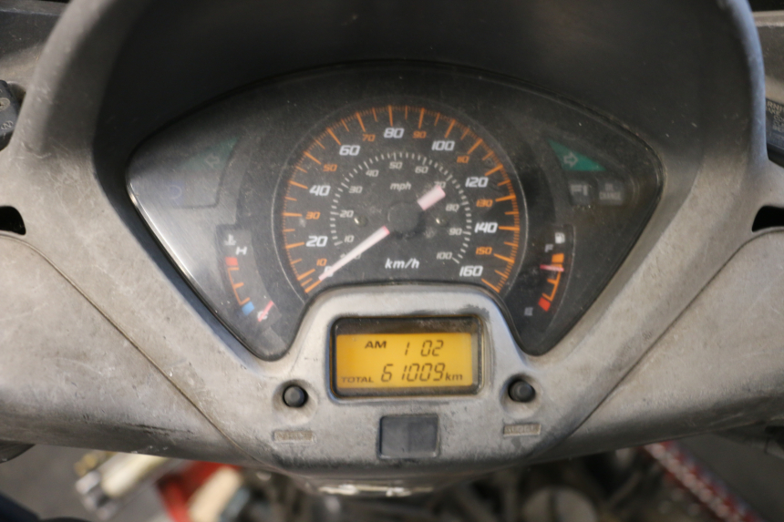 photo de CONTADOR HONDA FES PANTHEON 125 (2003 - 2007) - Detalhe da peça