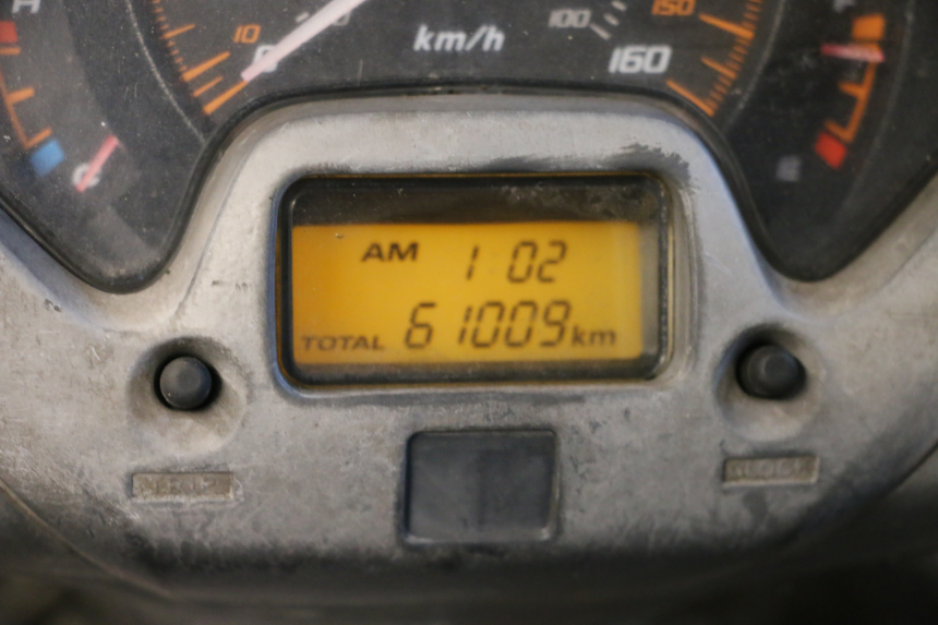 photo de CONTADOR HONDA FES PANTHEON 125 (2003 - 2007) - Zoom do estado de desgaste