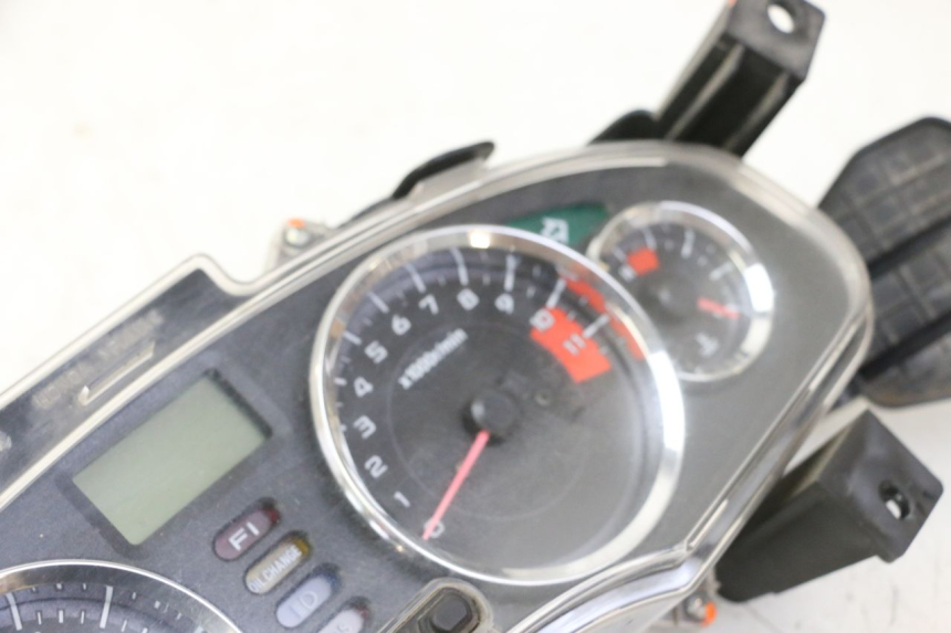 photo de CONTADOR HONDA FES S-WING SWING ABS 125 (2007 - 2015) - Detalhe da peça