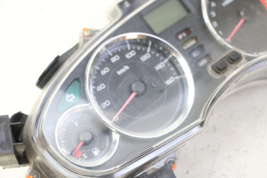 photo de CONTADOR HONDA FES S-WING SWING ABS 125 (2007 - 2015) - Outro ângulo de visão